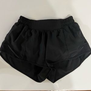 Lululemon hotty hot shorts, size 2 2.5 inseam